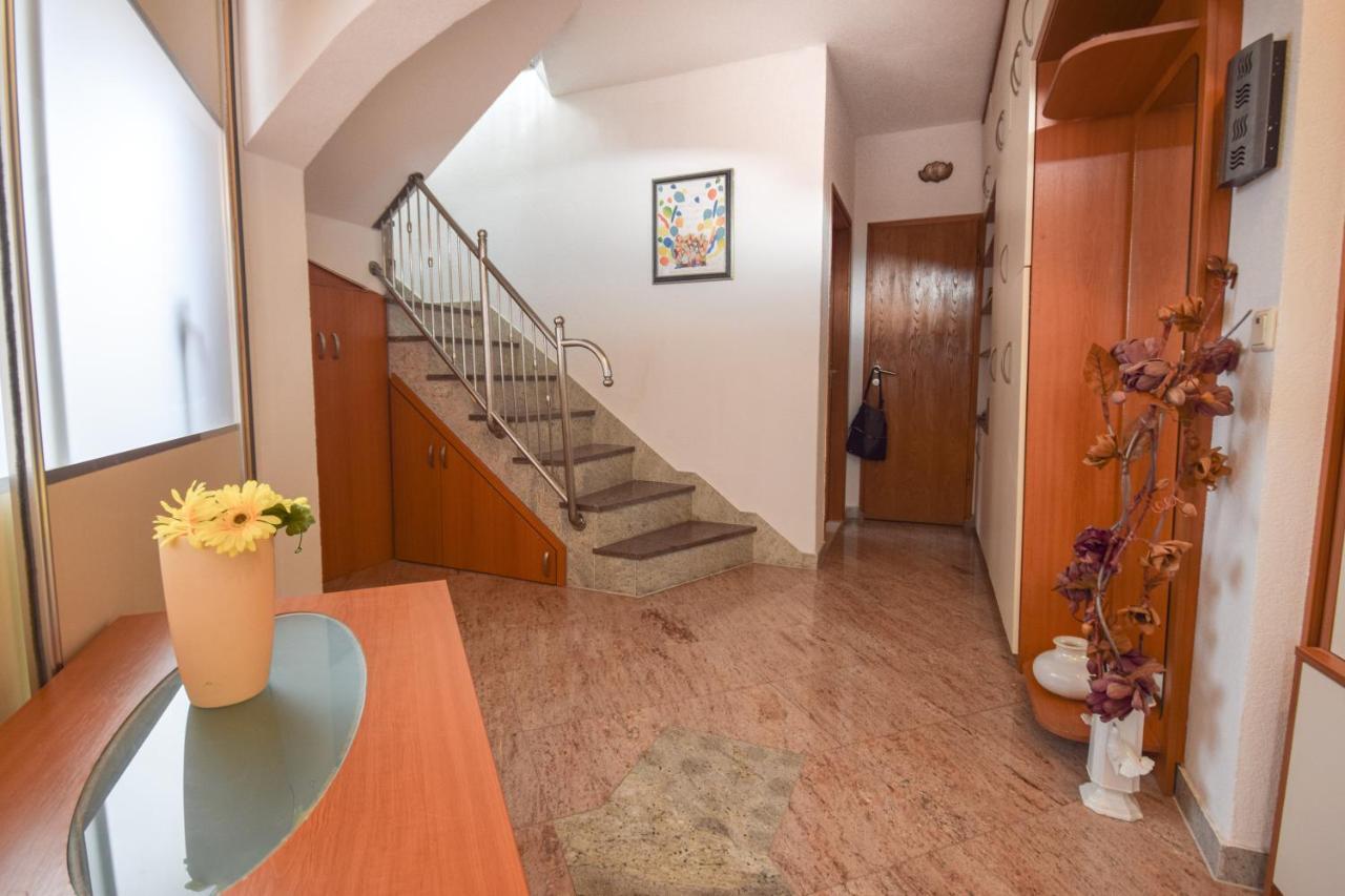 Holiday Home Nevera Makarska Exterior photo